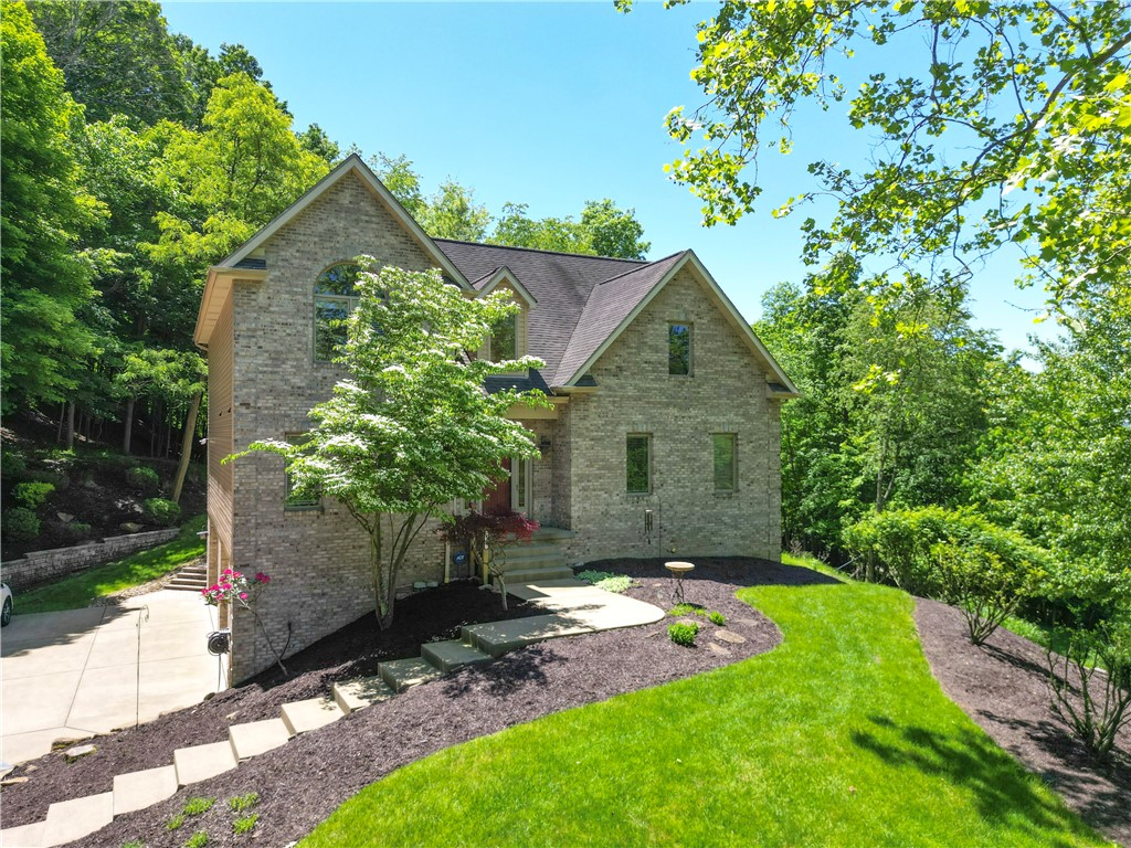 Ross Twp, Pennsylvania 15229, United States, 5 Bedrooms Bedrooms, ,3 BathroomsBathrooms,Residential,Contingent,70538