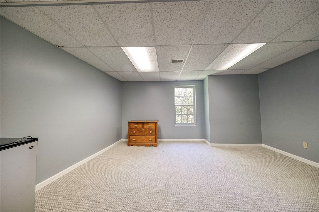 Ross Twp, Pennsylvania 15229, United States, 5 Bedrooms Bedrooms, ,3 BathroomsBathrooms,Residential,Contingent,70538