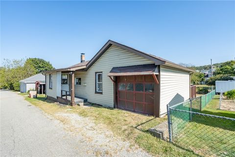 151 Summit Ave Leechburg Boro PA 15656
