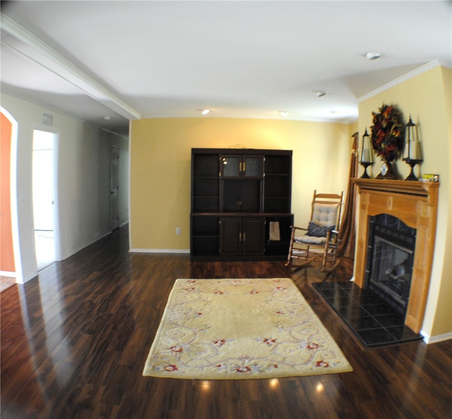 512 Chicory Ln