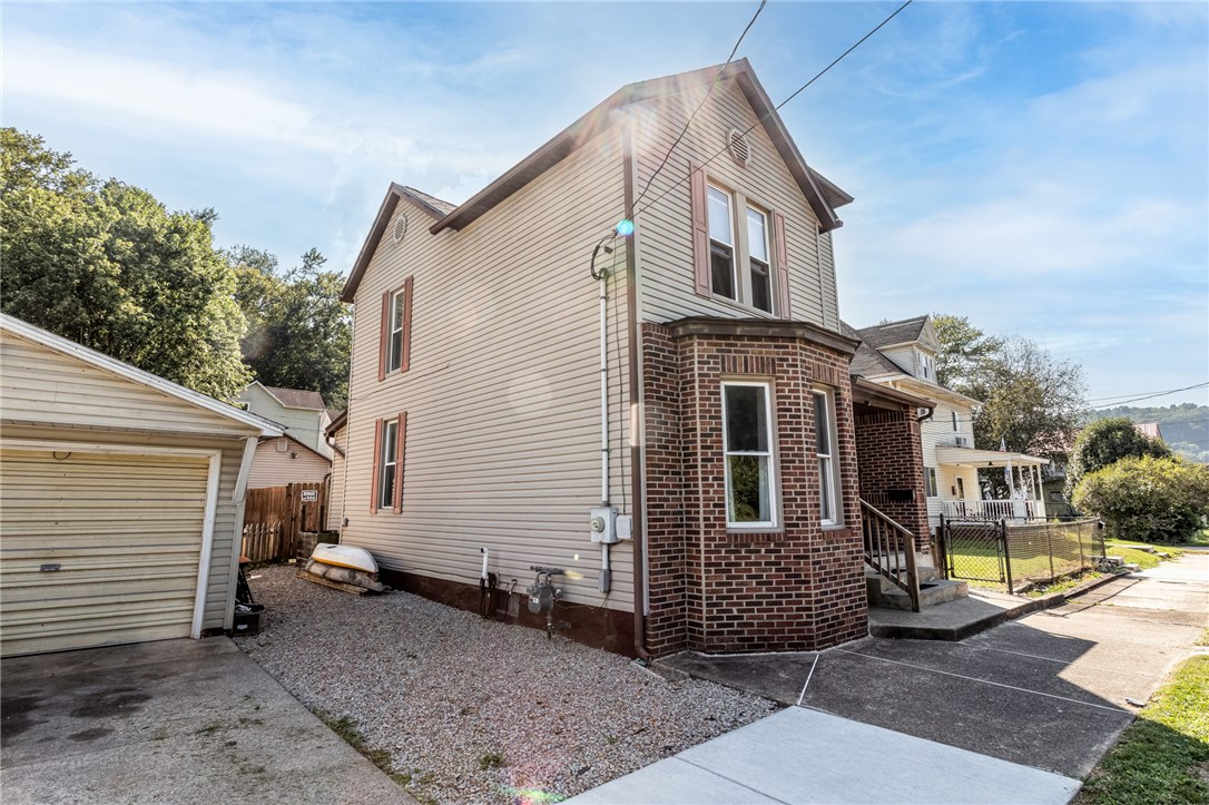 206 Freeling St