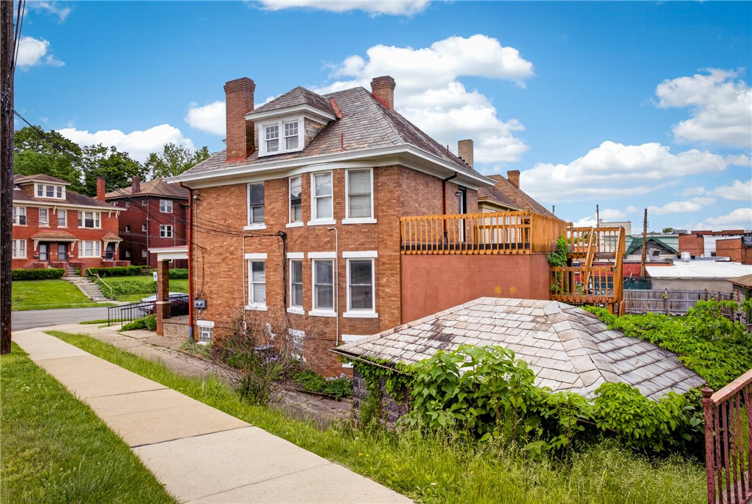 92 Bradford Ave