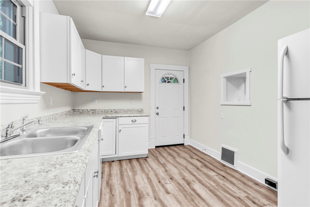 Ellwood City - Law, Pennsylvania 16117, United States, 2 Bedrooms Bedrooms, ,2 BathroomsBathrooms,Residential,Active,139931