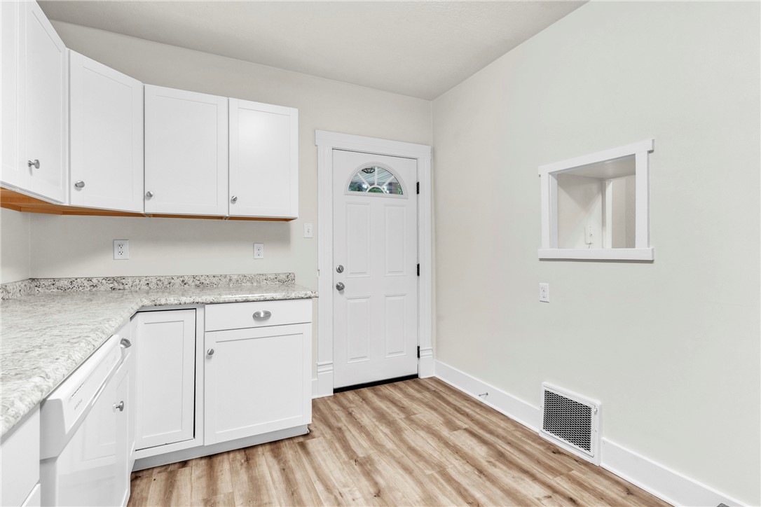Ellwood City - Law, Pennsylvania 16117, United States, 2 Bedrooms Bedrooms, ,2 BathroomsBathrooms,Residential,Active,139931