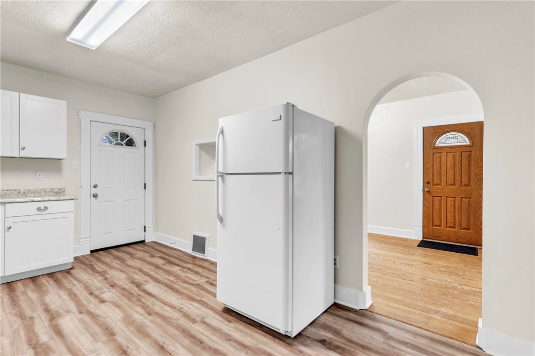 Ellwood City - Law, Pennsylvania 16117, United States, 2 Bedrooms Bedrooms, ,2 BathroomsBathrooms,Residential,Active,139931