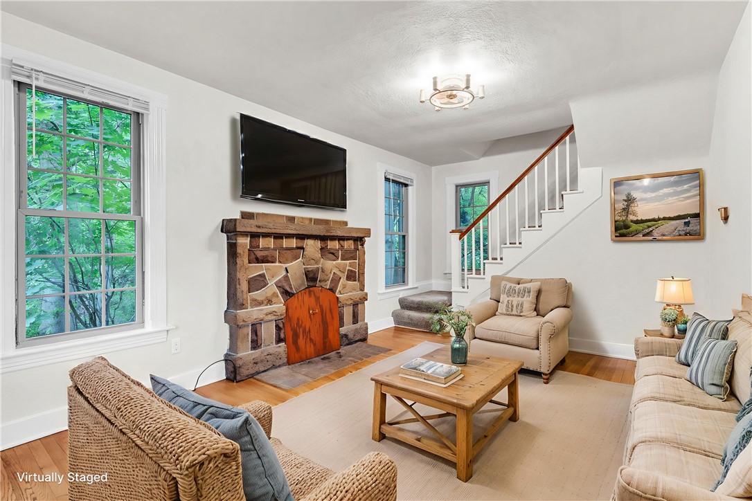 Ellwood City - Law, Pennsylvania 16117, United States, 2 Bedrooms Bedrooms, ,2 BathroomsBathrooms,Residential,Active,139931