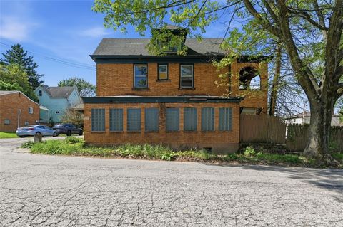 Photo of 3225 Allendale St, Pittsburgh, PA 15204 (MLS # 1750488)