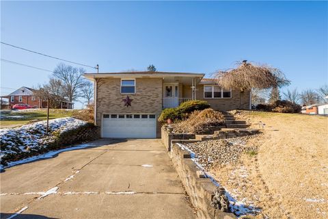 Photo of 2515 Beverly Dr, Washington, PA 15301 (MLS # 1737636)