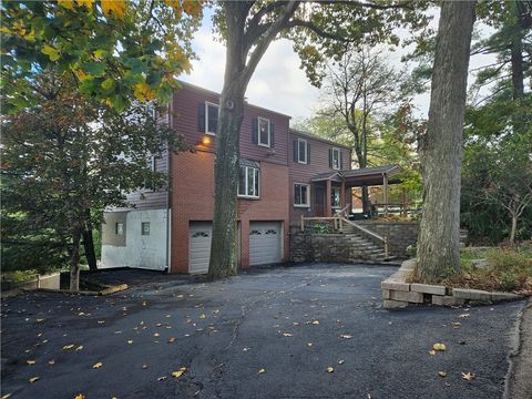 Photo of 103 Sycamore Dr, Mcknight, PA 15237 (MLS # 1727258)