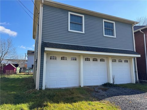 Photo of 223 Keystone Way, Ellwood City, PA 16117 (MLS # 1731442)