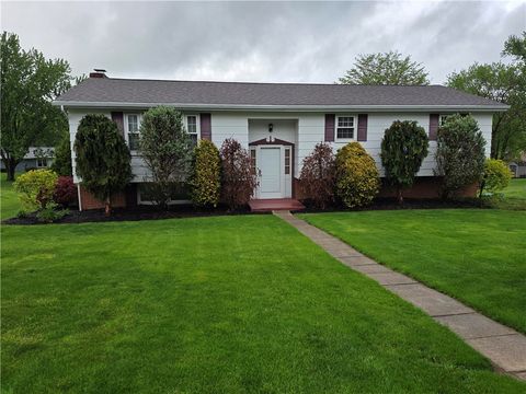 Photo of 2639 Shelly Dr, Indiana, PA 15701 (MLS # 1751214)
