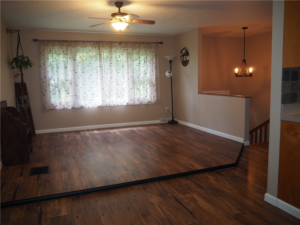 Venango Twp, Pennsylvania 16040, United States, 3 Bedrooms Bedrooms, ,2 BathroomsBathrooms,Residential,Active,188763