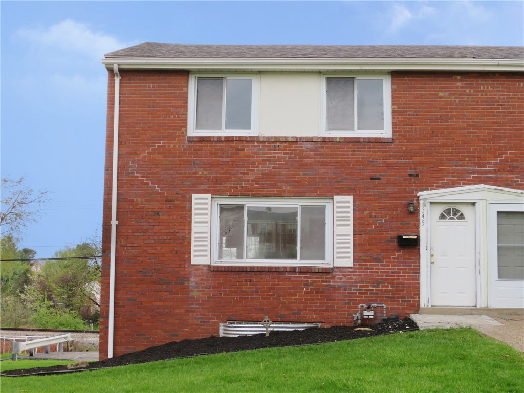 345 Macassar Dr