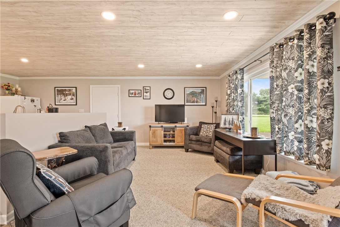 Upper Turkeyfoot Twp, Pennsylvania 15551, United States, 3 Bedrooms Bedrooms, ,2 BathroomsBathrooms,Residential,Pending,186698