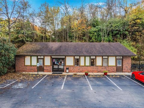 Photo of 3058 Washington Pike, Bridgeville, PA 15017 (MLS # 1727361)