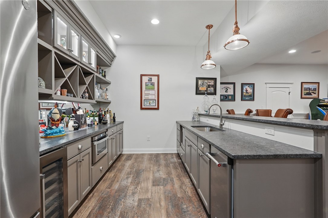 Cranberry Twp, Pennsylvania 16066, United States, 6 Bedrooms Bedrooms, ,6 BathroomsBathrooms,Residential,Active,116284