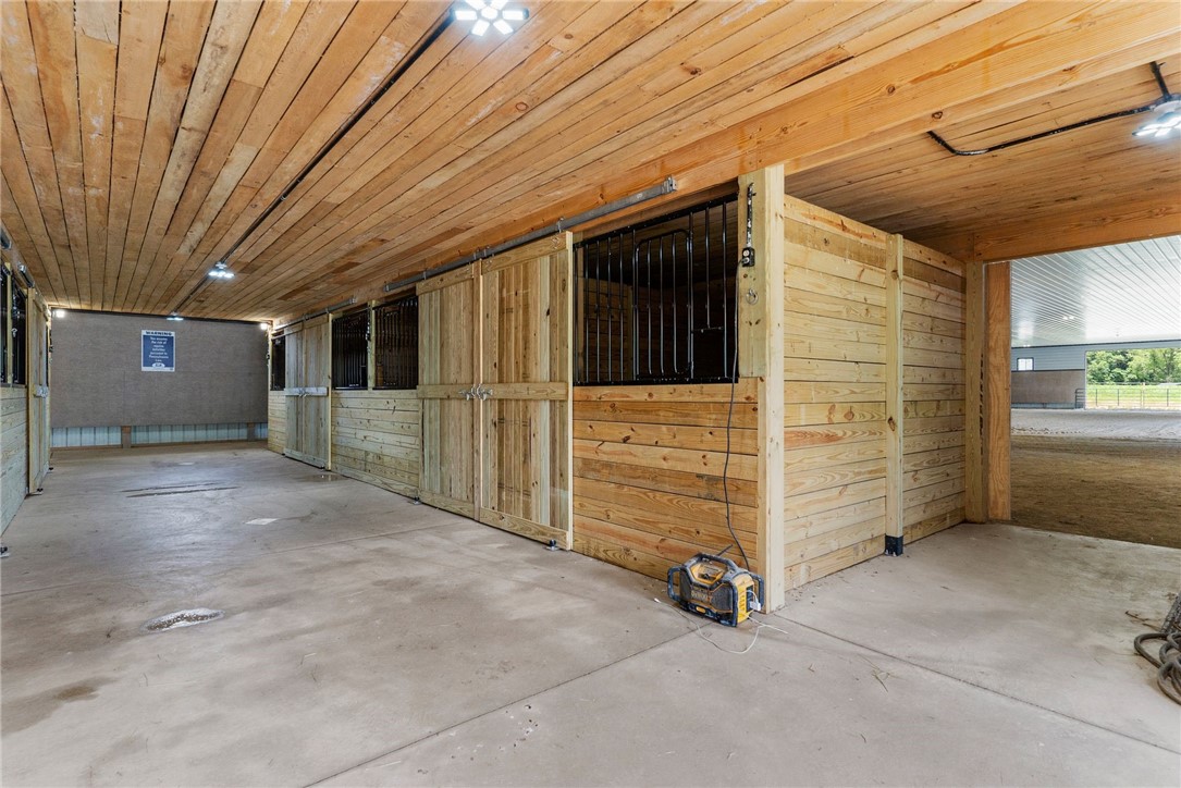 South Pymatuning Twp, Pennsylvania 16150, United States, 4 Bedrooms Bedrooms, ,4 BathroomsBathrooms,Residential,Active,55287