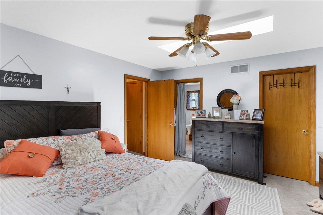 South Pymatuning Twp, Pennsylvania 16150, United States, 4 Bedrooms Bedrooms, ,4 BathroomsBathrooms,Residential,Active,55287