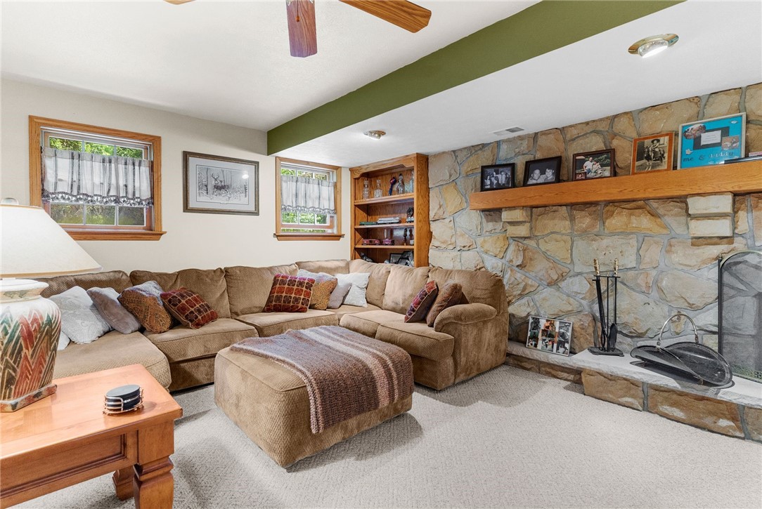 South Pymatuning Twp, Pennsylvania 16150, United States, 4 Bedrooms Bedrooms, ,4 BathroomsBathrooms,Residential,Active,55287