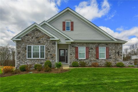 217 Patriots Way Adams Twp PA 16046