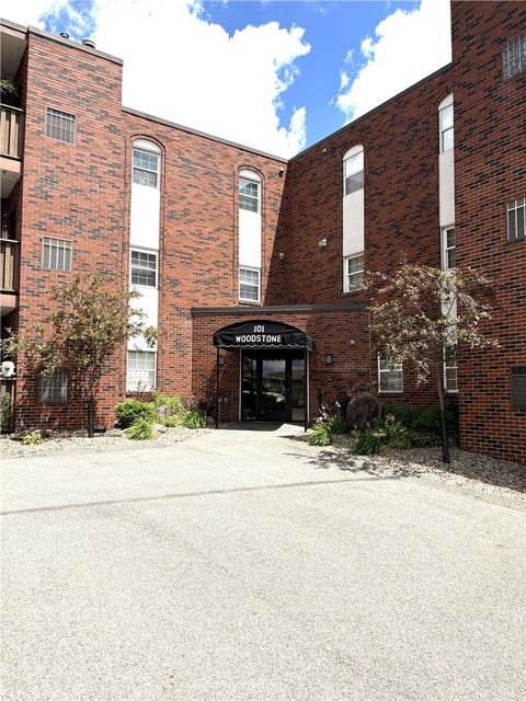 Photo of 101 Woodstone Ln #21, New Kensington, PA 15068 (MLS # 1760985)