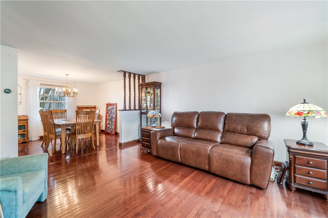 Hopewell Twp - Bea, Pennsylvania 15001, United States, 3 Bedrooms Bedrooms, ,2 BathroomsBathrooms,Residential,Pending,31061