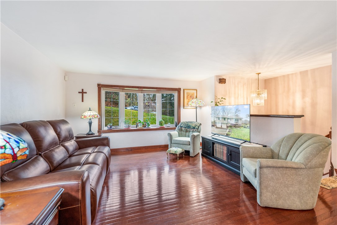 Hopewell Twp - Bea, Pennsylvania 15001, United States, 3 Bedrooms Bedrooms, ,2 BathroomsBathrooms,Residential,Pending,31061