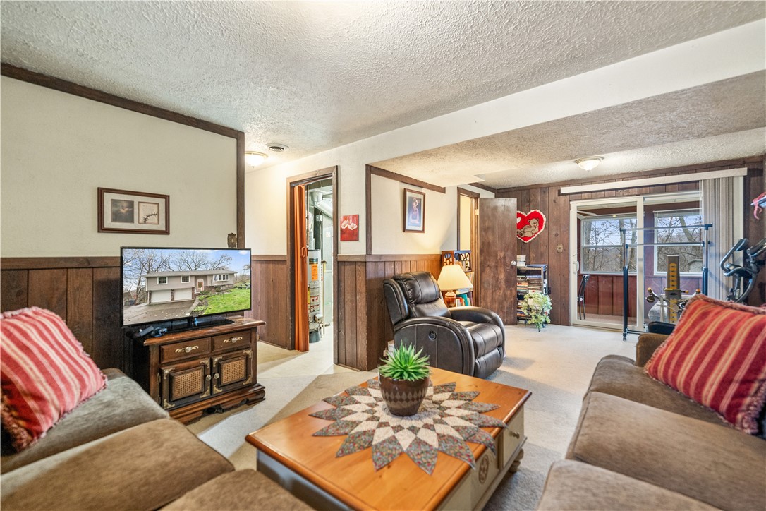 Hopewell Twp - Bea, Pennsylvania 15001, United States, 3 Bedrooms Bedrooms, ,2 BathroomsBathrooms,Residential,Pending,31061