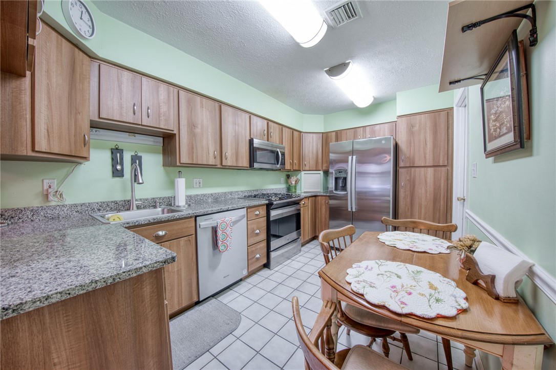 1420 Greenbriar Dr Dr, South Park, Pennsylvania image 11