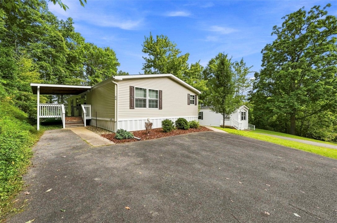 34 Yew Ct