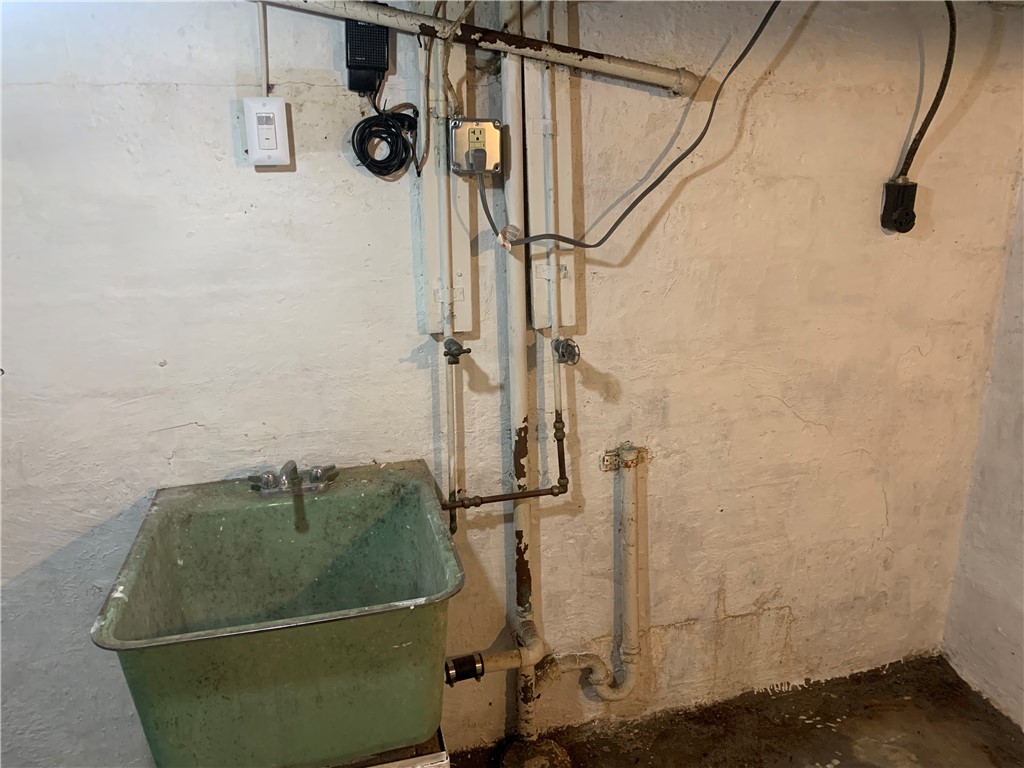 Penn Hills, Pennsylvania 15235, United States, 2 Bedrooms Bedrooms, ,1 BathroomBathrooms,Residential,Active,222994