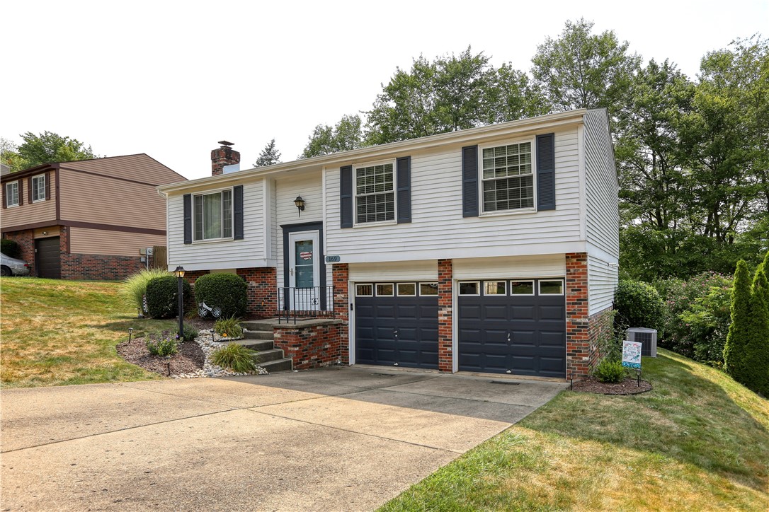 North Fayette, Pennsylvania 15126, United States, 3 Bedrooms Bedrooms, ,2 BathroomsBathrooms,Residential,Pending,50818