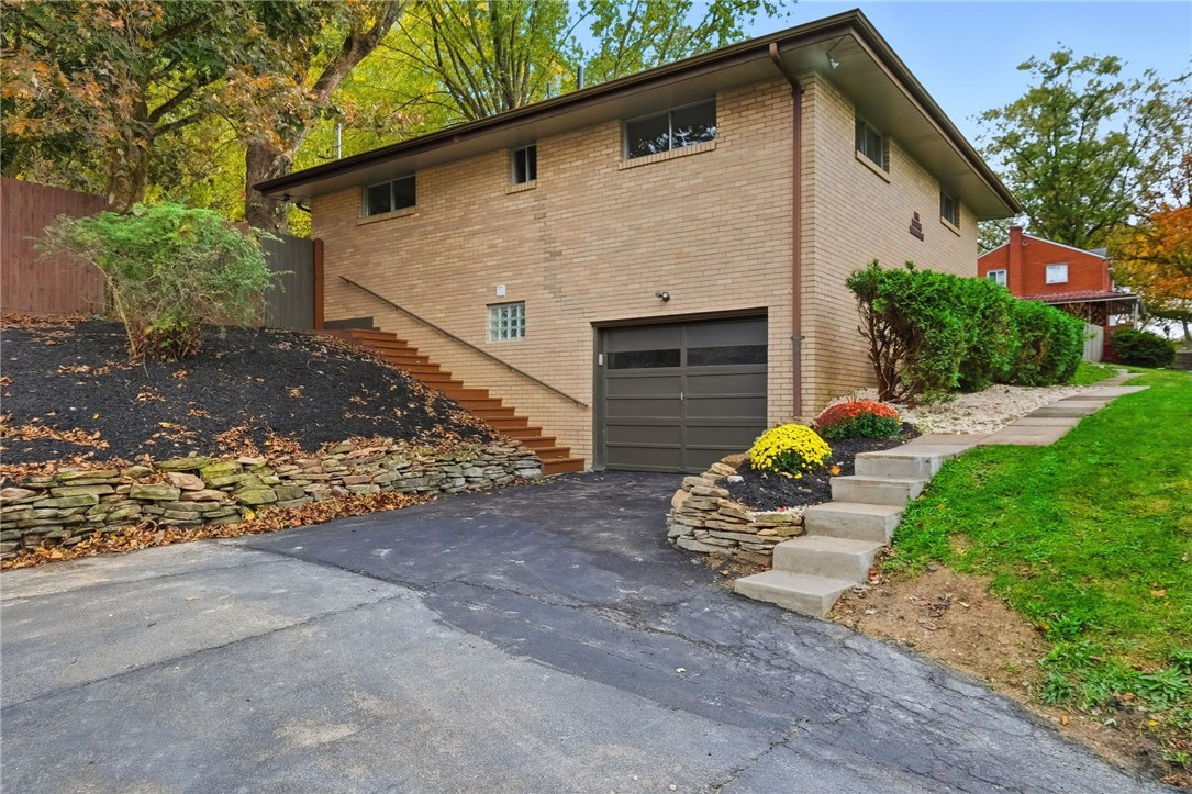 1215 Denning Way