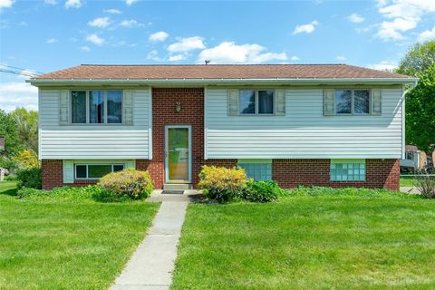 Photo of 102 Kenneth Dr, Delmont, PA 15626 (MLS # 1752035)