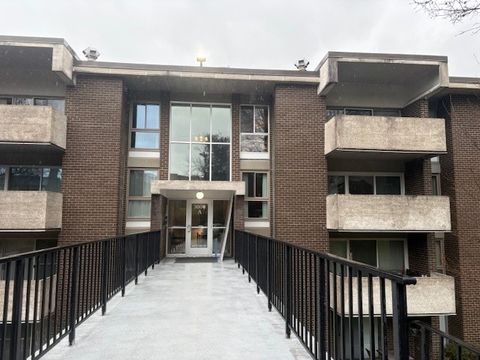 Condo For Sale - 3302 Charlemagne Cir Cir<br/> Pittsburgh, PA 15237