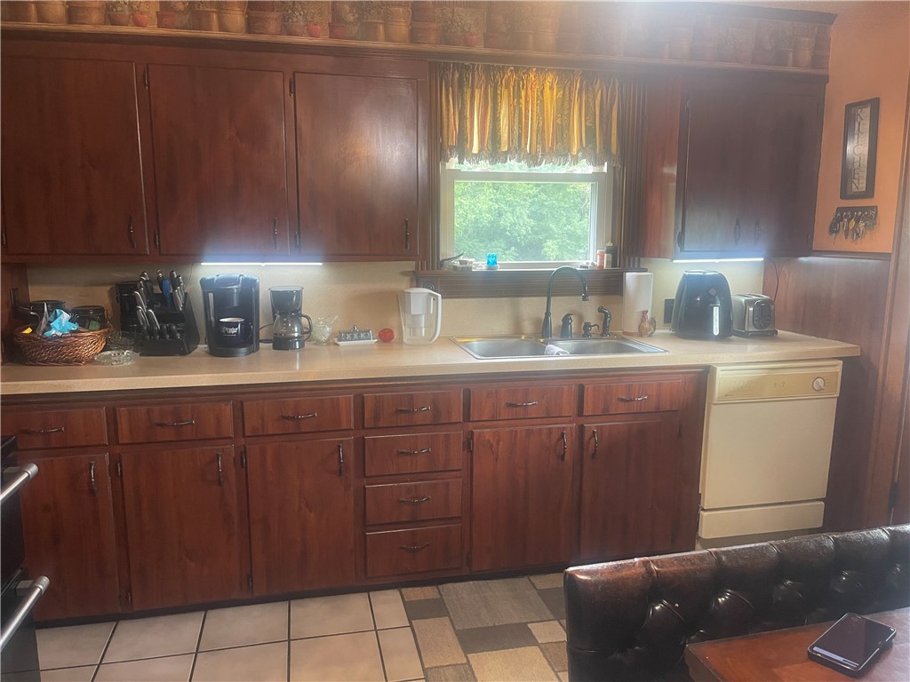 Wheatland, Pennsylvania 16161, United States, 4 Bedrooms Bedrooms, ,2 BathroomsBathrooms,Residential,Active,196027