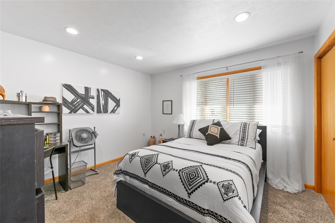 Dunbar Twp, Pennsylvania 15425, United States, 4 Bedrooms Bedrooms, ,5 BathroomsBathrooms,Residential,Active,235123