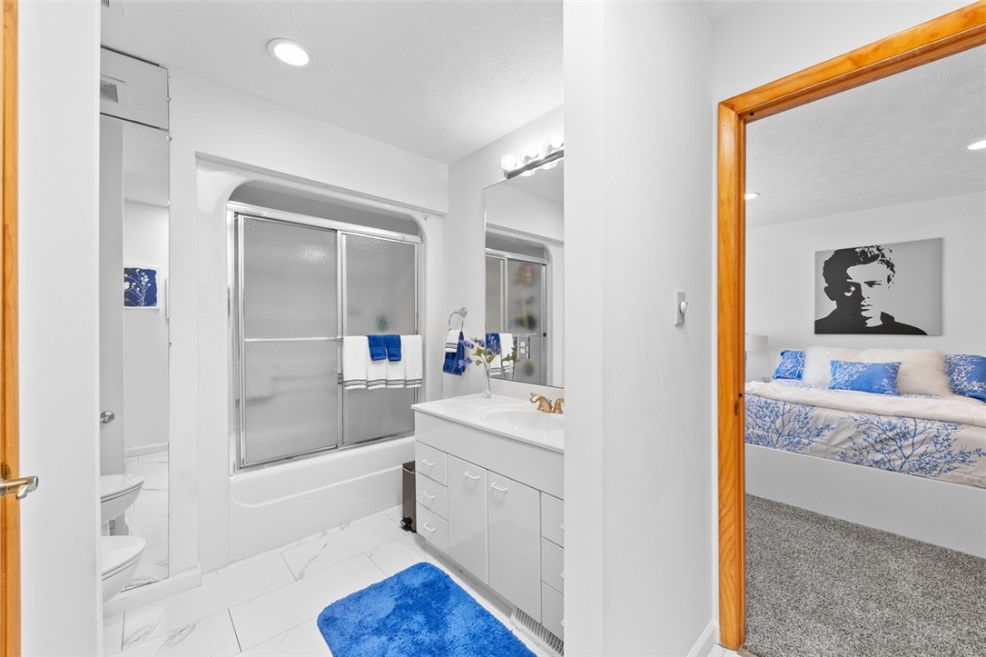 Dunbar Twp, Pennsylvania 15425, United States, 4 Bedrooms Bedrooms, ,5 BathroomsBathrooms,Residential,Active,235123