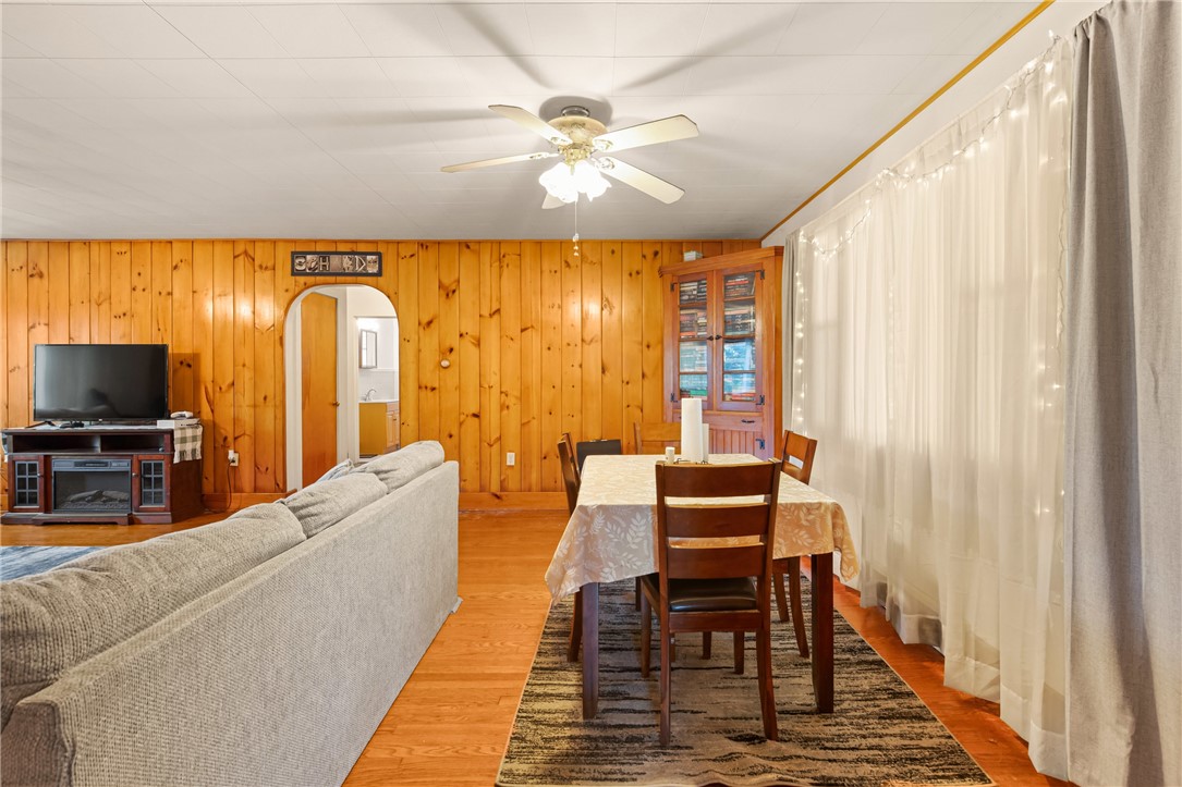 Summit Twp, Pennsylvania 15552, United States, 2 Bedrooms Bedrooms, ,1 BathroomBathrooms,Residential,Contingent,226279