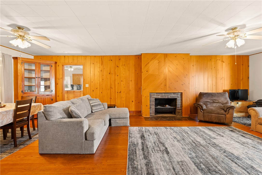 Summit Twp, Pennsylvania 15552, United States, 2 Bedrooms Bedrooms, ,1 BathroomBathrooms,Residential,Contingent,226279