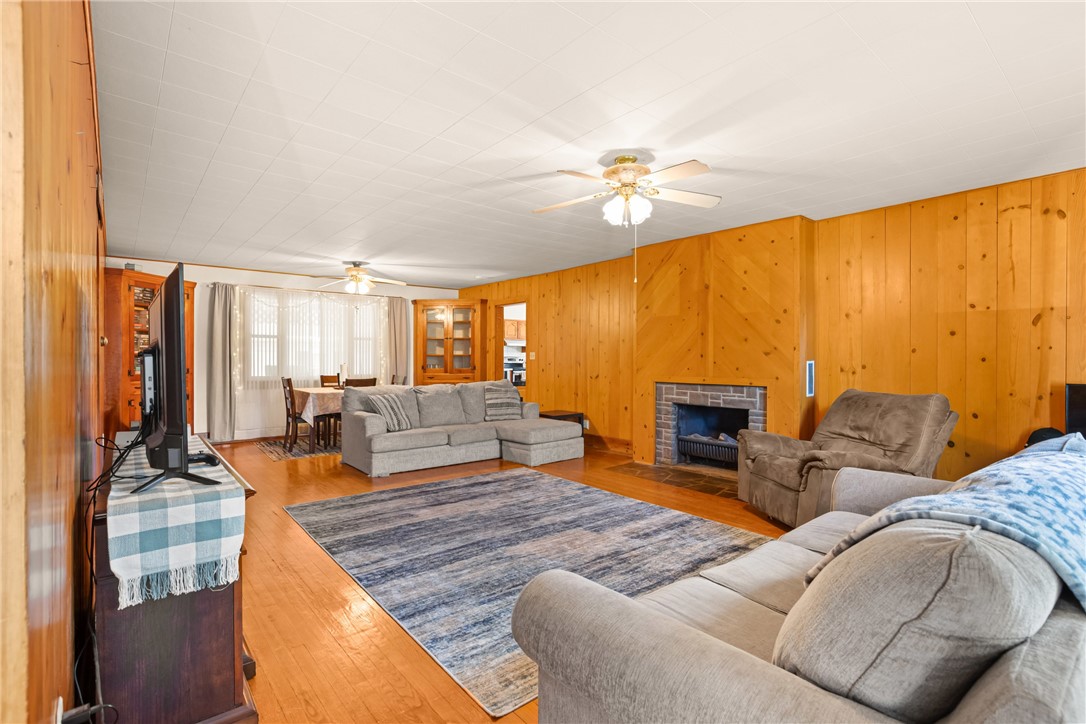 Summit Twp, Pennsylvania 15552, United States, 2 Bedrooms Bedrooms, ,1 BathroomBathrooms,Residential,Contingent,226279