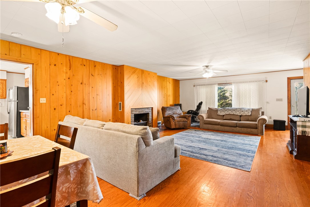 Summit Twp, Pennsylvania 15552, United States, 2 Bedrooms Bedrooms, ,1 BathroomBathrooms,Residential,Contingent,226279