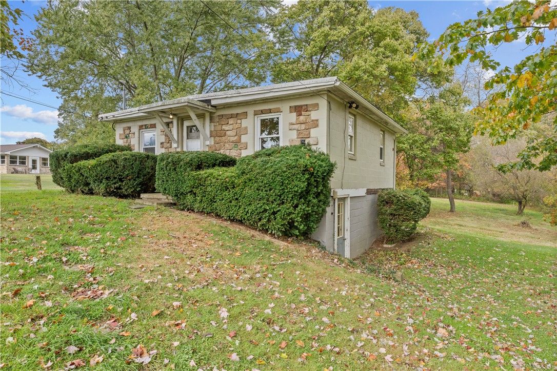 Summit Twp, Pennsylvania 16002, United States, 2 Bedrooms Bedrooms, ,1 BathroomBathrooms,Residential,Pending,233889