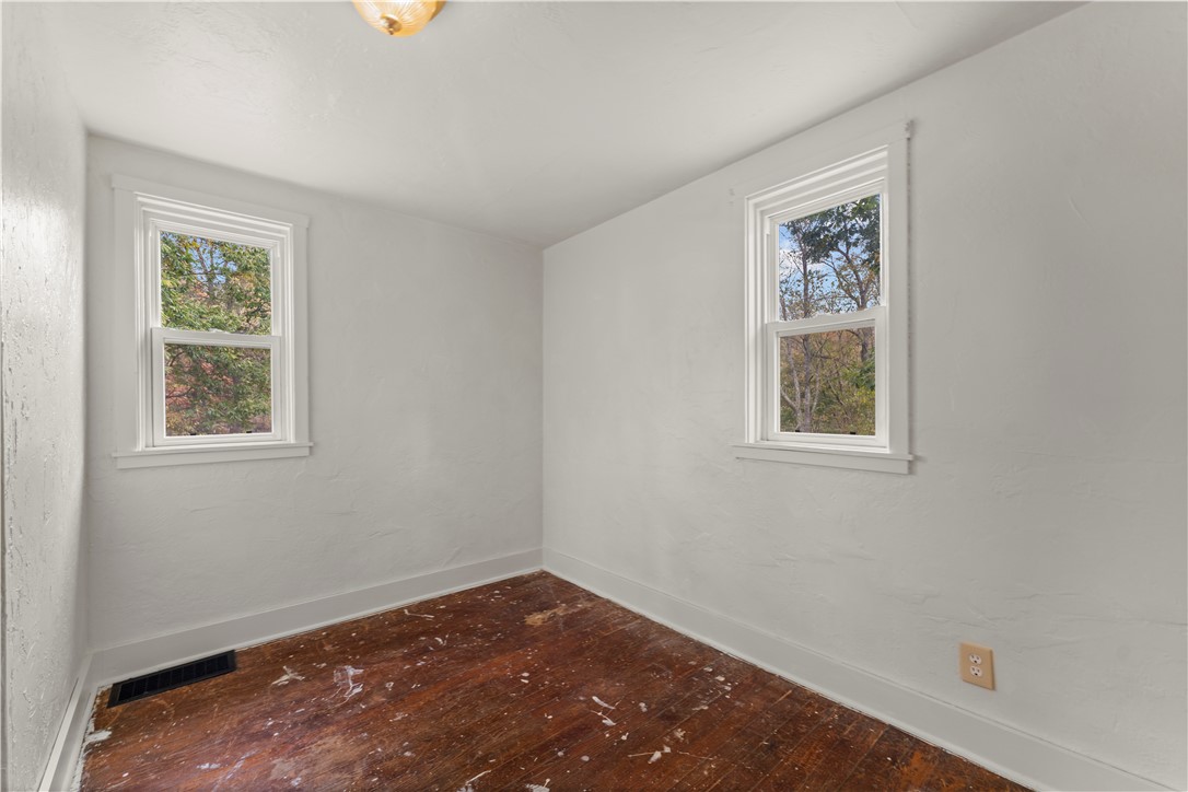 Summit Twp, Pennsylvania 16002, United States, 2 Bedrooms Bedrooms, ,1 BathroomBathrooms,Residential,Pending,233889