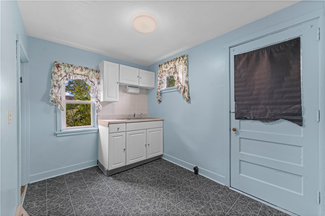 Summit Twp, Pennsylvania 16002, United States, 2 Bedrooms Bedrooms, ,1 BathroomBathrooms,Residential,Pending,233889