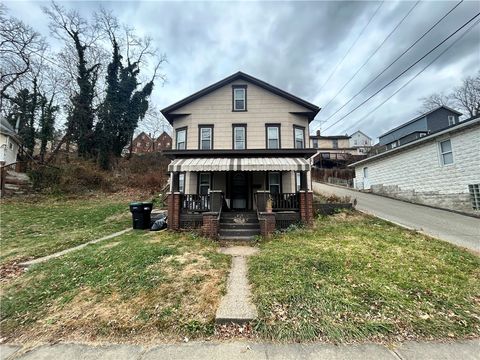Photo of 439 E 7th Ave, Tarentum, PA 15084 (MLS # 1732374)