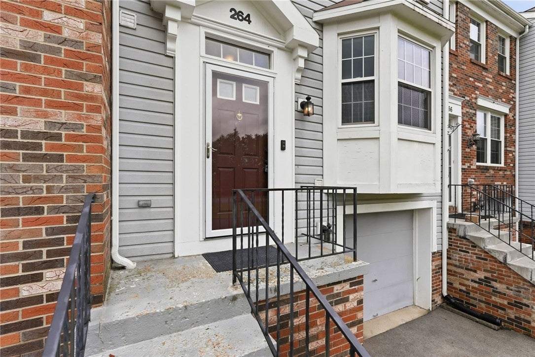 264 Clearbrook Ct