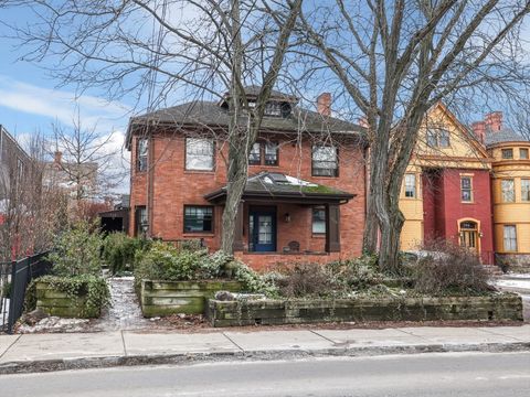 Photo of 712 S Aiken Ave, Pittsburgh, PA 15232 (MLS # 1746158)