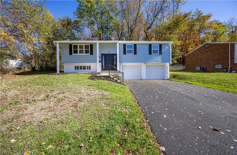Photo of 476 Fielding Dr, Pittsburgh, PA 15235 (MLS # 1727624)