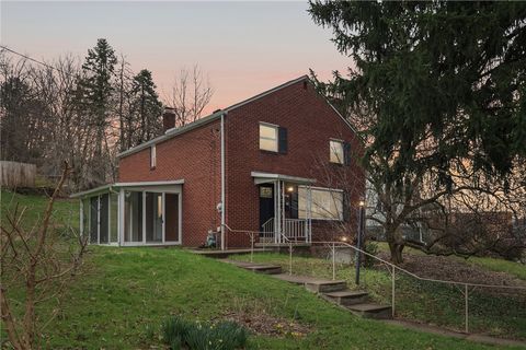 Photo of 1000 Woodland Rd, Blawnox, PA 15238 (MLS # 1745134)